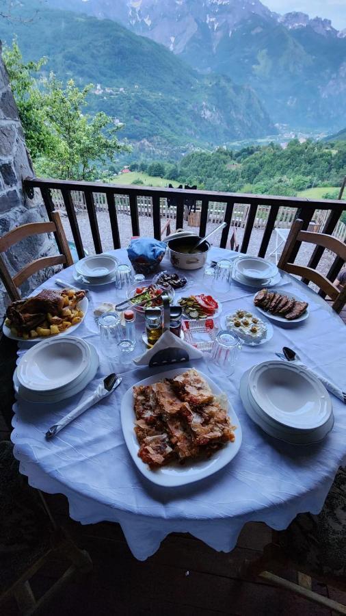 Bujtina Carku Hotel Theth Kültér fotó